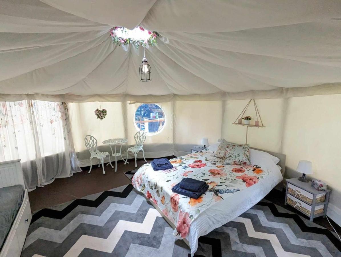 Отель Luxury Glamping @Moulin Des Forges Moutier-Malcard Экстерьер фото