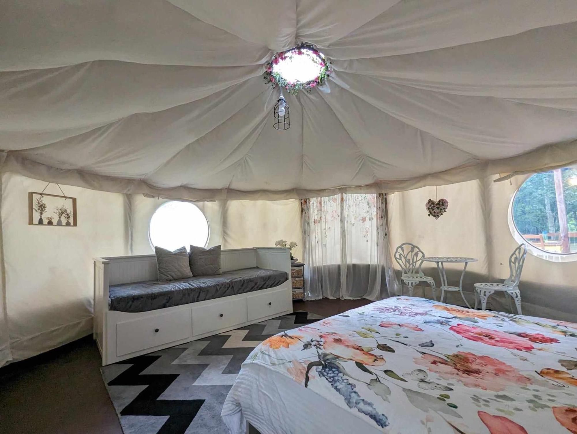 Отель Luxury Glamping @Moulin Des Forges Moutier-Malcard Экстерьер фото